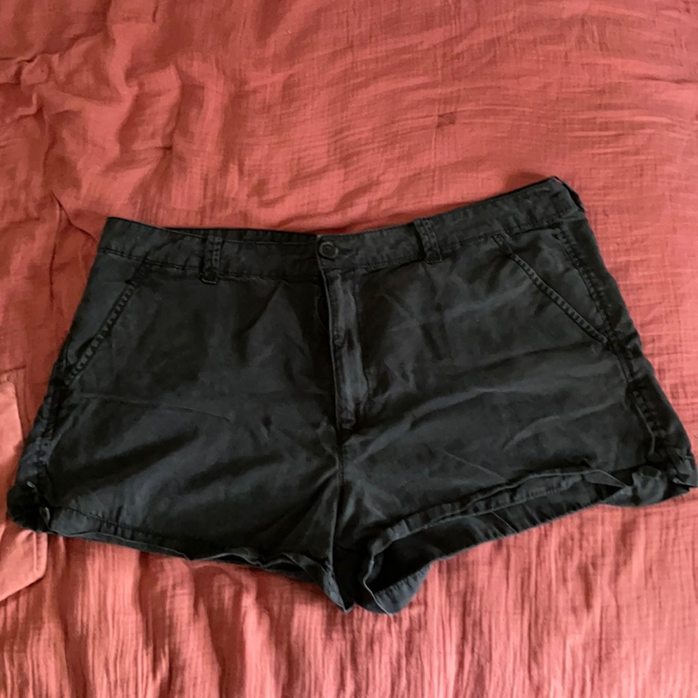 American Eagle Charcoal Shorts. Size 18